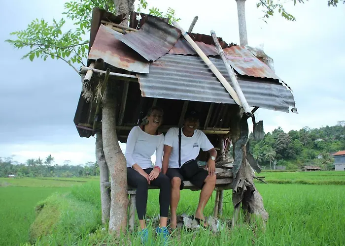 Yoga Lokanata Ashram & Arnata *