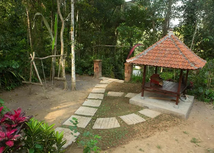 ゲストハウス Yoga Lokanata Ashram & Arnata Bangli